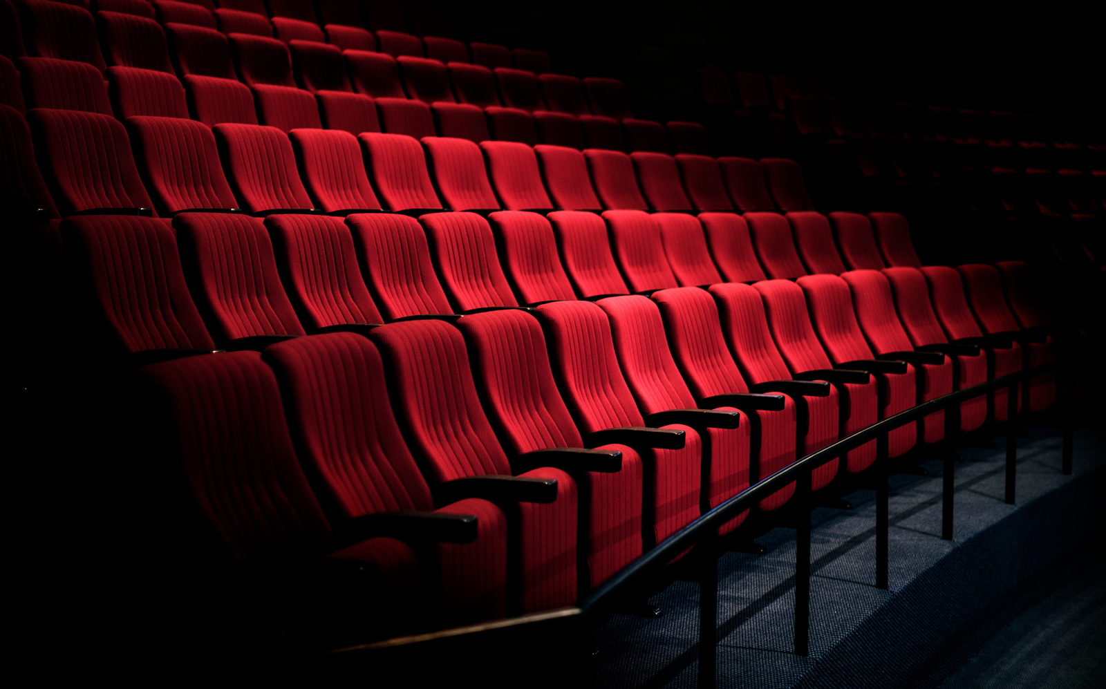 Le poltrone rosse del teatro ATLAS